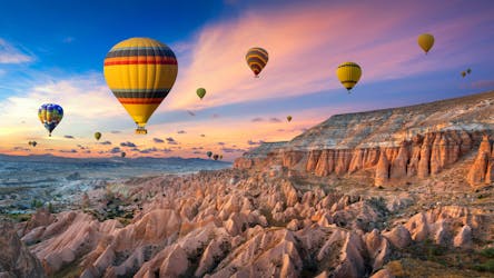 Circuit de 2 jours et 1 nuit en Cappadoce au départ d’Istanbul en avion avec vol en montgolfière en option